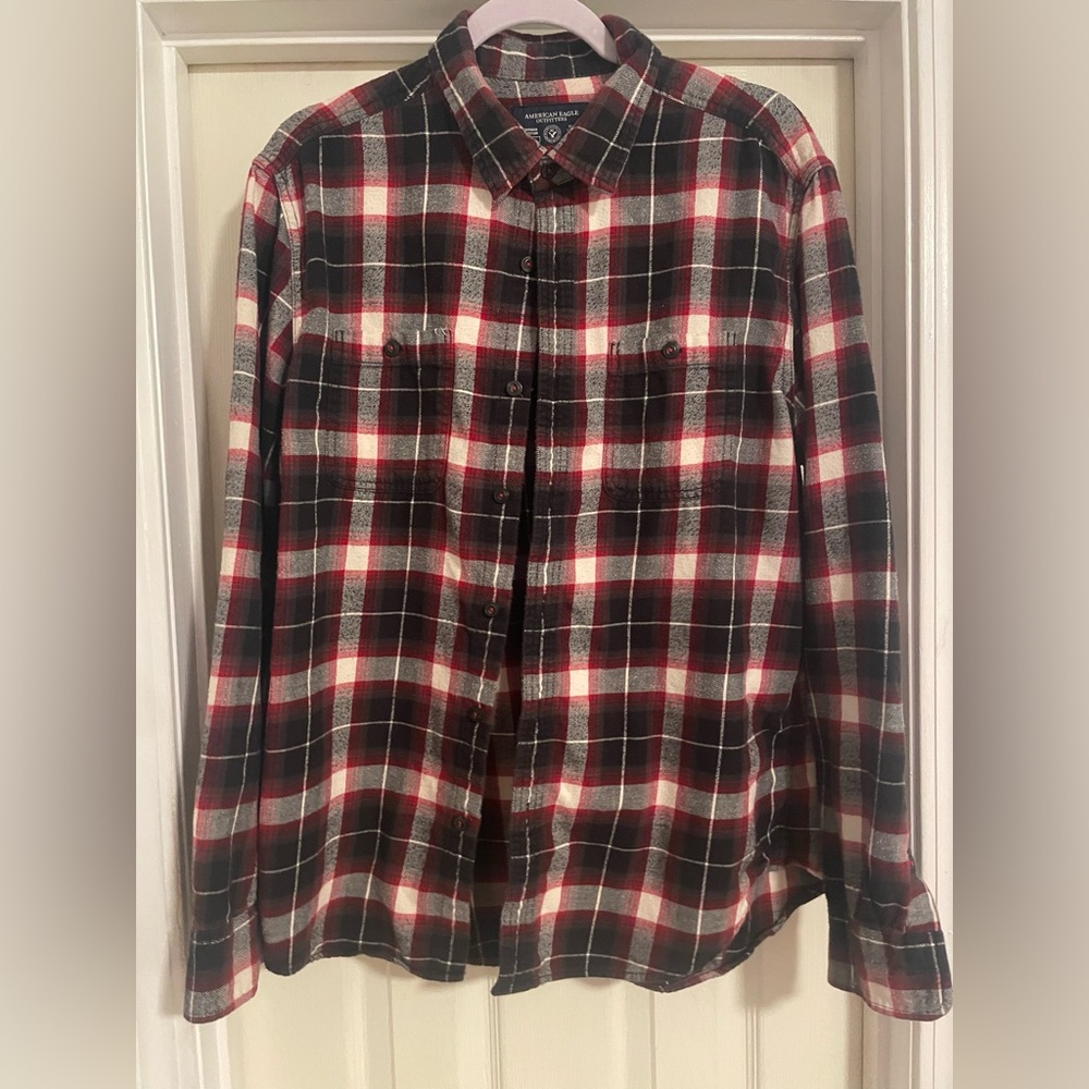 American Eagle Outfitters Black and Red Checkered Shirt flannel